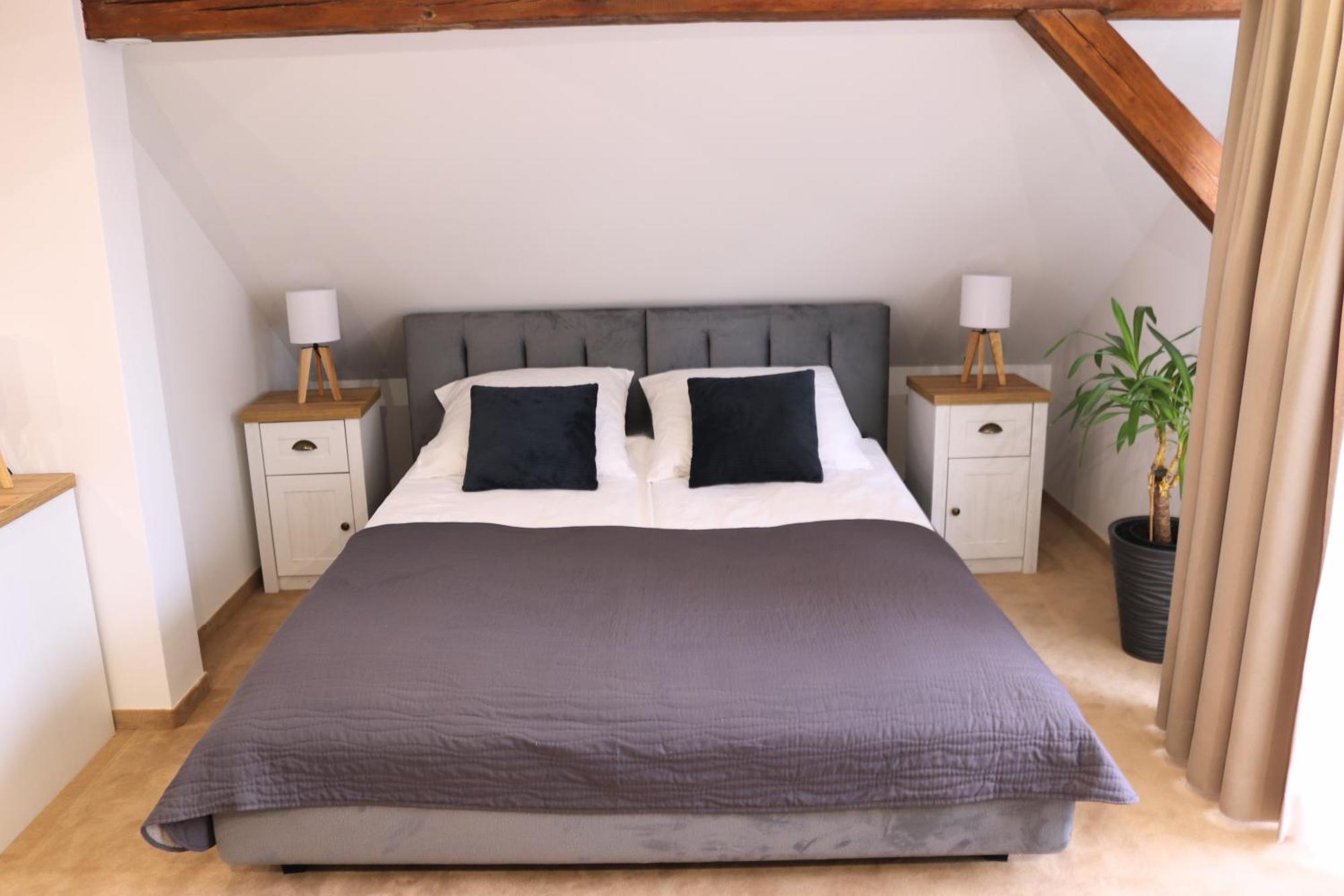Skarbek Ilawa, Pokoje I Apartamenty