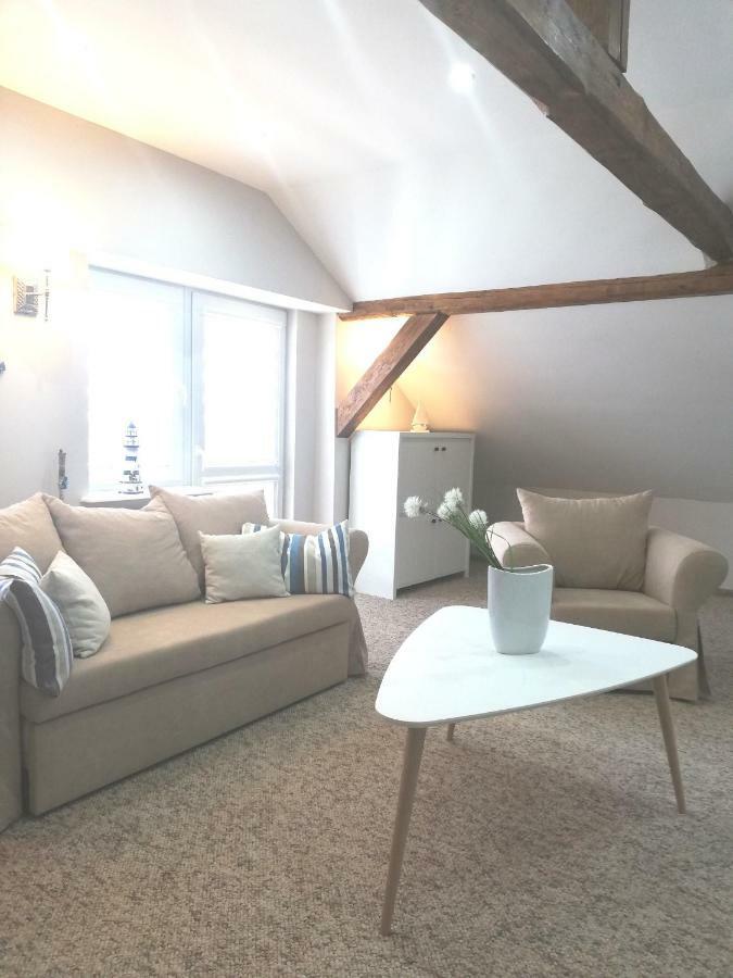 Skarbek Ilawa, Pokoje I Apartamenty
